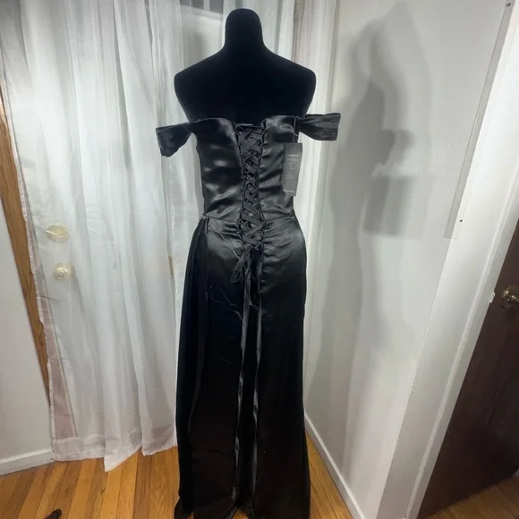 Black off the shoulder Prom Dress - Picture 6 of 9